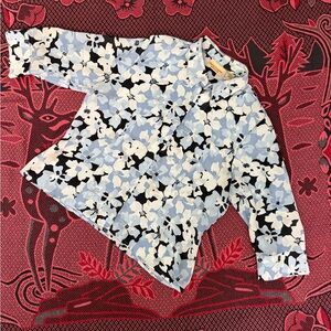 Apostrophe Blue and White Floral Button-Down Blouse